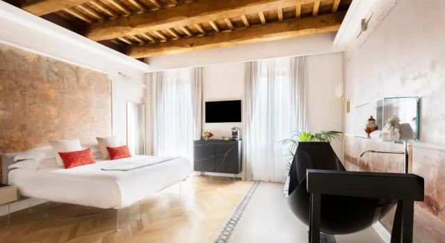 Номер Privilege Poēsis Experience Hotel
