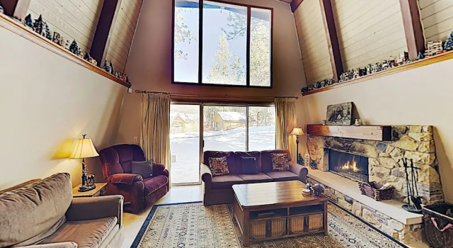 Cozy W/ Fireplace, Minutes To Skiing! 2 Bedroom Cabin, Rezerwuj Hotel Big Bear Lake Stany Zjednoczone