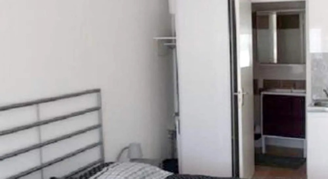 House With 3 Bedrooms in Blaye, With Enclosed Garden and Wifi, Rezerwuj Hotel Hotele w Blaye z parkingiem, Parking