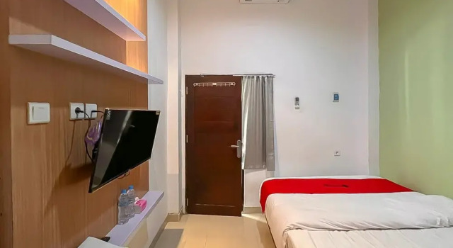 RedDoorz syariah near Universitas Mulawarman, Book Hotel Cheap Hotels in Kalimantan