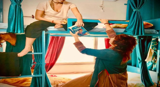 Кровать в общем номере (женский номер) Skyard Hostel Rishikesh Laxman Jhula