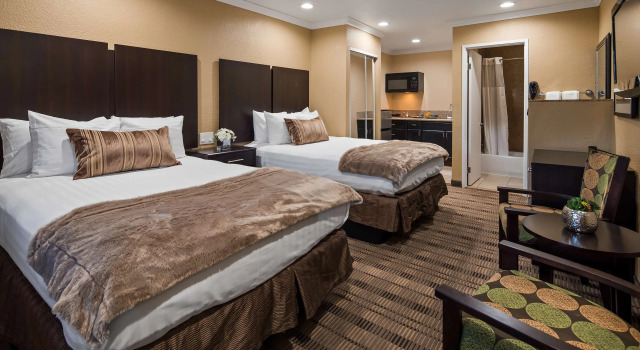 Четырёхместный номер Standard Best Western Poway/San Diego Hotel