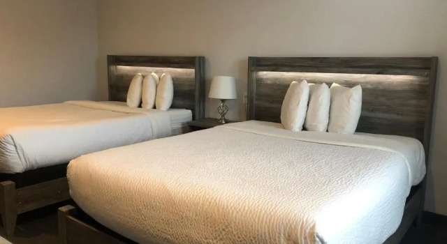 Четырёхместный номер Superior RiverWalk Inn