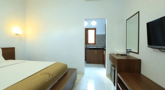 RedDoorz near By Pass Ngurah Rai, Забронировать Отель Отели Куты с парковкой, рядом с Торговый центр Lippo Kuta, Парковка