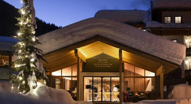 Almwellness Hotel Tuffbad Superior, Rezervovat Hotel Hotely v Carinthia s parkováním, Parkování