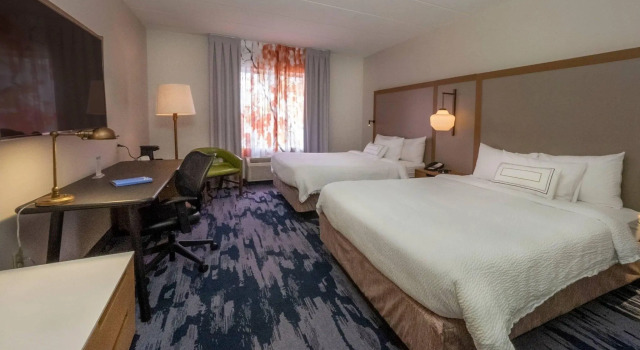 Четырёхместный номер Standard Fairfield Inn & Suites by Marriott Hazleton