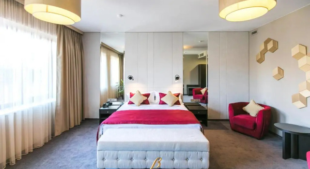 Полулюкс Deluxe Bon Hotel