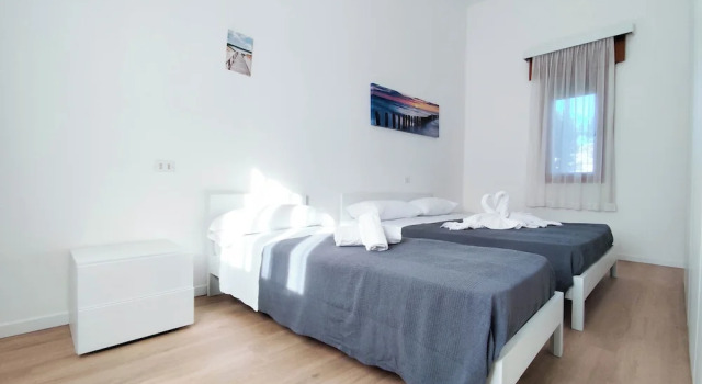Апартаменты с 2 комнатами с балконом и с видом на город Modern Apartment Near the Beach
