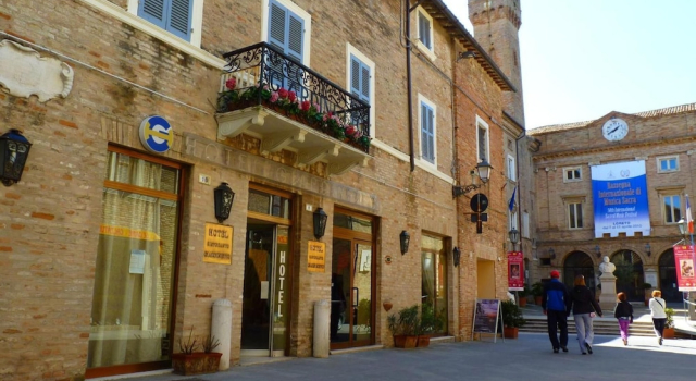 Hotel Giardinetto, Book Hotel Loreto 