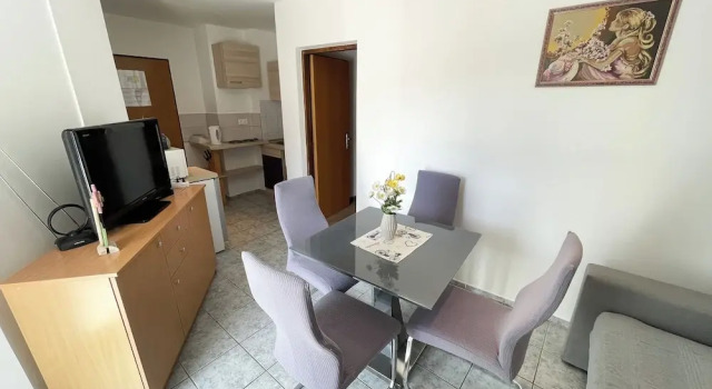 Apartment Fruk 3, Забронировать Апартаменты/квартира Отели Приморско-Горанской жупания с парковкой, Парковка