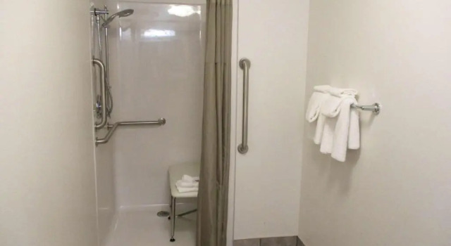 Номер Standard Отель Норт-Олмстеда Camelot Inn