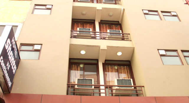 Hotel Shanta VS Continental