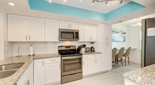 Anna Maria Island Absolute Anna Maria-private Beach Access-heated Pool-wi-fi, Забронировать Апартаменты/квартира Отели Брейдентон с парковкой, рядом с Bradenton Beach Parasailing, Парковка