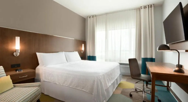 Двухместный номер Guest Four Points by Sheraton Miami Airport