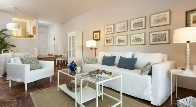 Great 2 BD Apartment With Terrace. San Pablo III, Забронировать Апартаменты/квартира Старый город Севилья