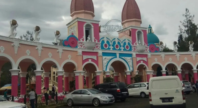 Villa kota bunga 3 BR Kolam renang pribadi