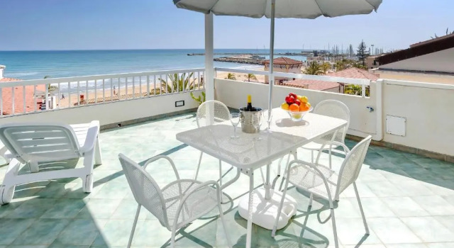 Апартаменты Archimede, appartamento con vista in centro a Marina di Ragusa