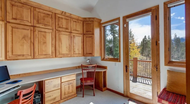 Ten Mile Lodge