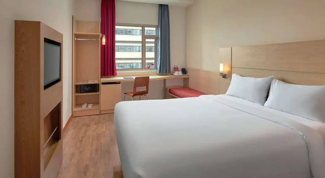 Номер Standard Ibis Saigon South