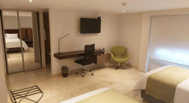 Четырёхместный номер Deluxe Washington Plaza