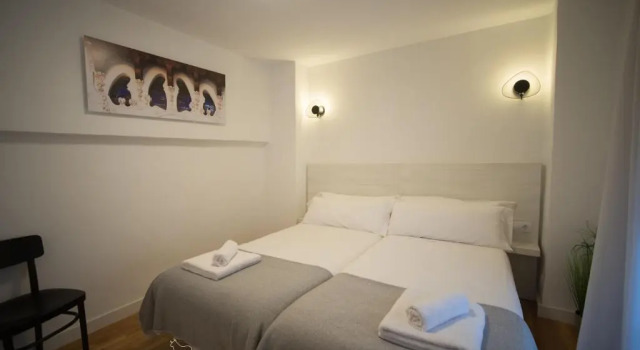 Апартаменты Apartamentos Plaza del Torico