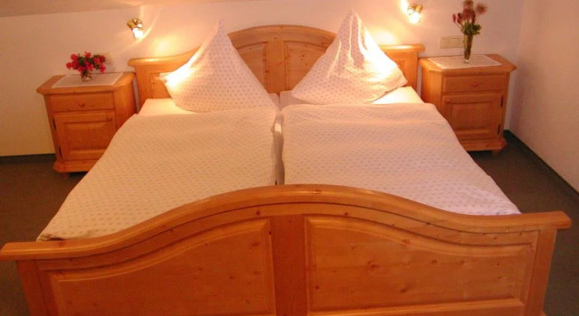 Pension & Ferienwohnungen Haus Edelweiß, Prenota Hotel Holzgau Lechtal