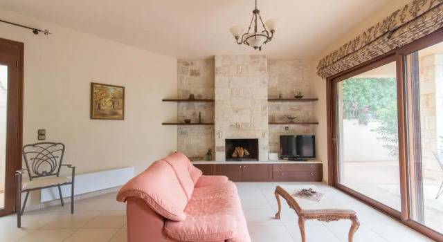 Heraklion Comfy House with Mountain View