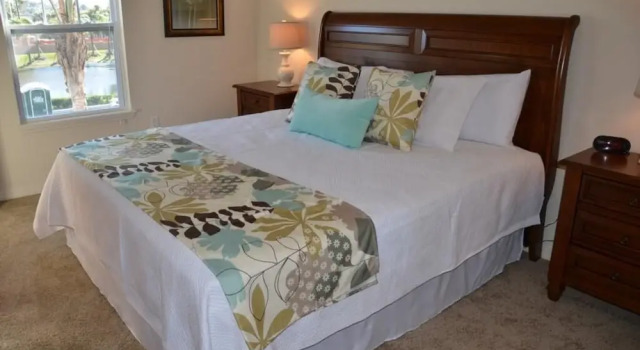Lucaya 3 Bedroom 2 Bath Townhome With Sophisticated Kitchen