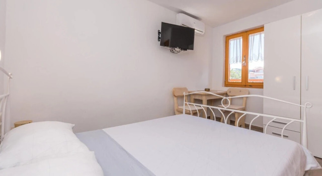 1 Bedroom Pet Friendly Home In Bibinje, Забронировать Отель Отели Задарской жупания 3 звезды, рядом с Пляж Старенице, 3*