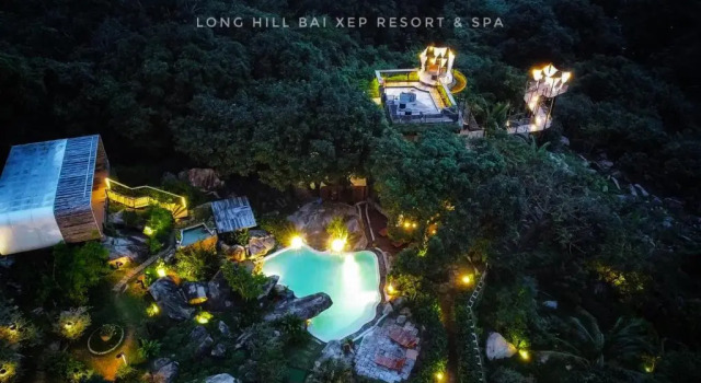 Семейное бунгало Long Hill Resort And Spa