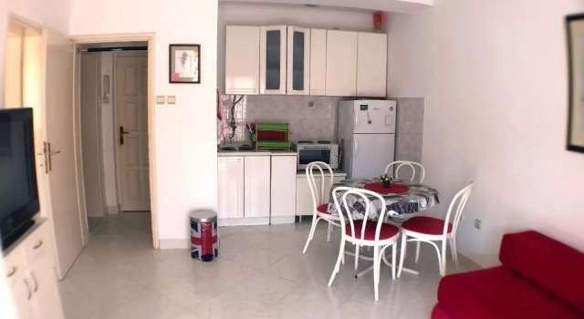 One bedroom Apartment 500m from the beach
