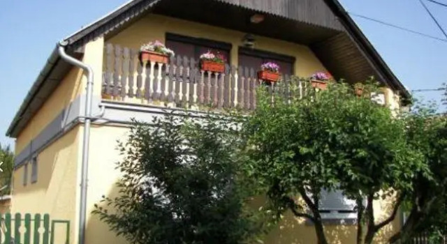 Kati Apartmanház, Buchen Sie Ferienwohnung Keszthely 