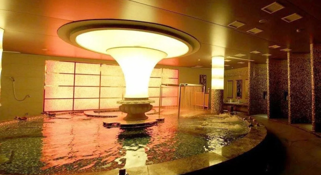 Qindao International Hotel, Prenota Hotel Hotel a Ningbo con piscina, Piscina