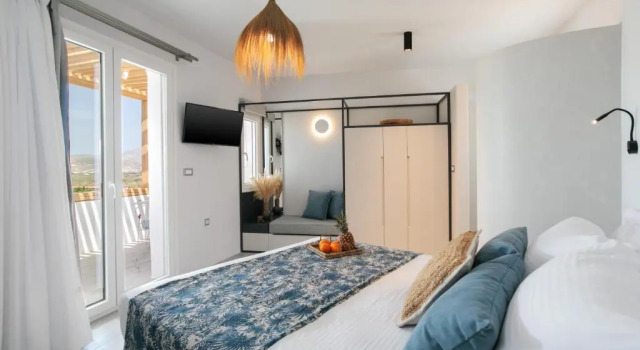 Sunday Luxury Suites, Забронировать Отель Отели Агия Анна с бассейном, Бассейн