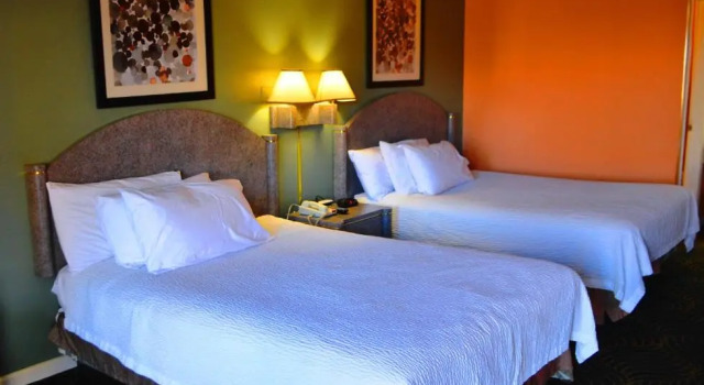 Четырёхместный номер Standard Florence Inn and Suites
