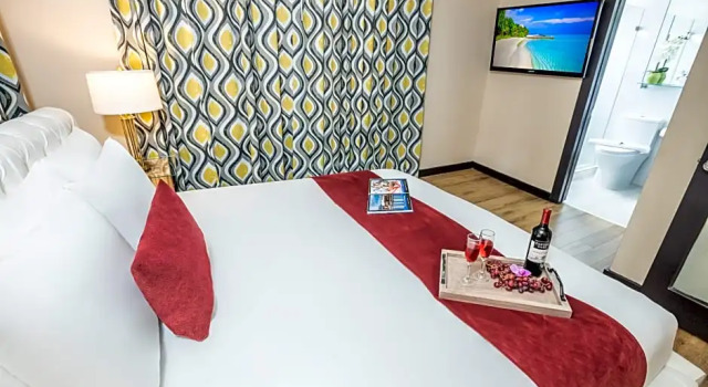 Четырёхместный люкс c 1 комнатой Metropole Suites South Beach
