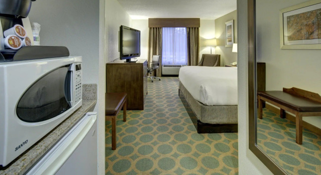 Двухместный номер Standard Holiday Inn Express Hotel & Suites Emporia by IHG