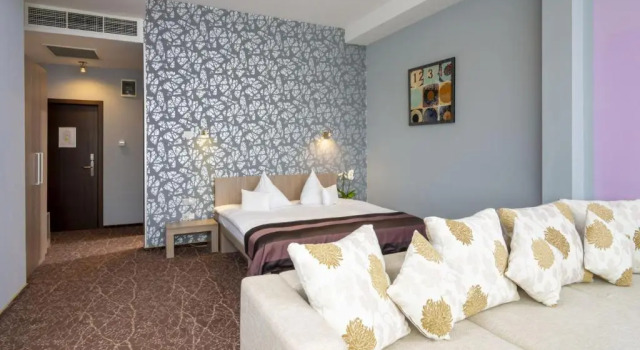 Полулюкс West City Hotel