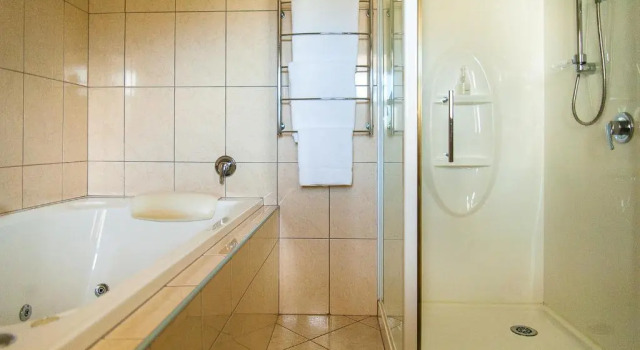 Апартаменты Executive Coleraine Suites & Apartments