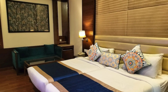Номер Deluxe Oodles Hotel Chhattarpur South Delhi