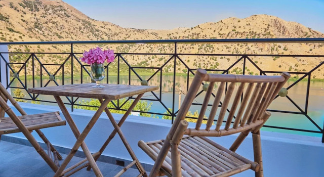 Вилла Deluxe Lake View Suites