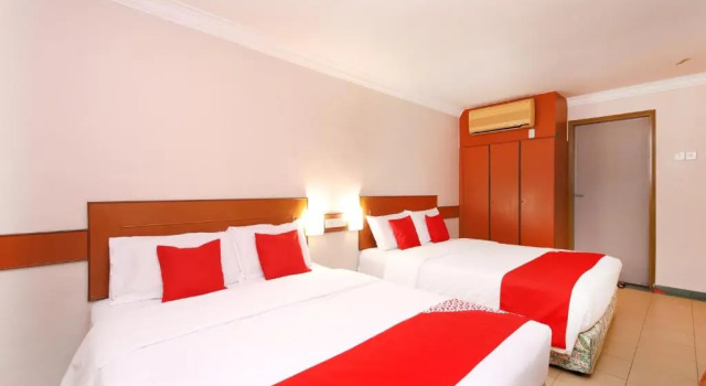 Семейный люкс Famous Inn Hotel