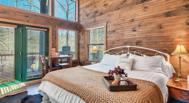 Коттедж Luxury с видом на реку Rivers Edge Treehouses