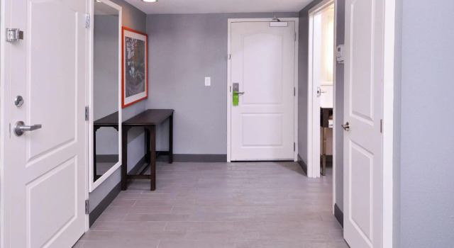 Четырёхместная студия Hampton Inn & Suites Legacy Park-Frisco