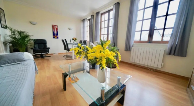 Апартаменты Appartement place du vieux marché