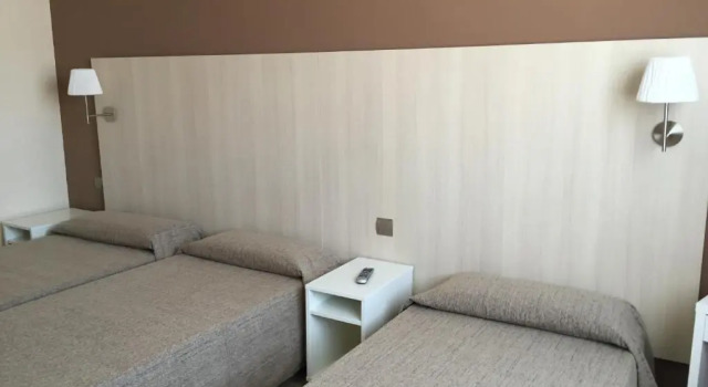 Трёхместный номер Standard Hotel Alguer