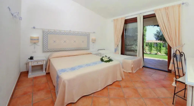 Трёхместный номер Standard Hotel Costa Caddu