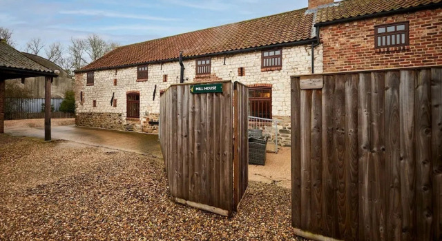 Коттедж Host Stay Mill House Brid