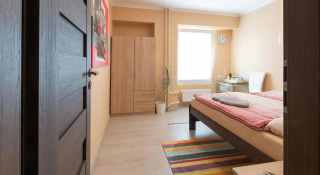 Cozy room with private bathroom, 9mins oldtown, 15mins airport, WiFi