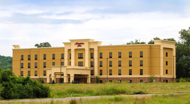 Четырёхместный номер Standard Hampton Inn Fayetteville